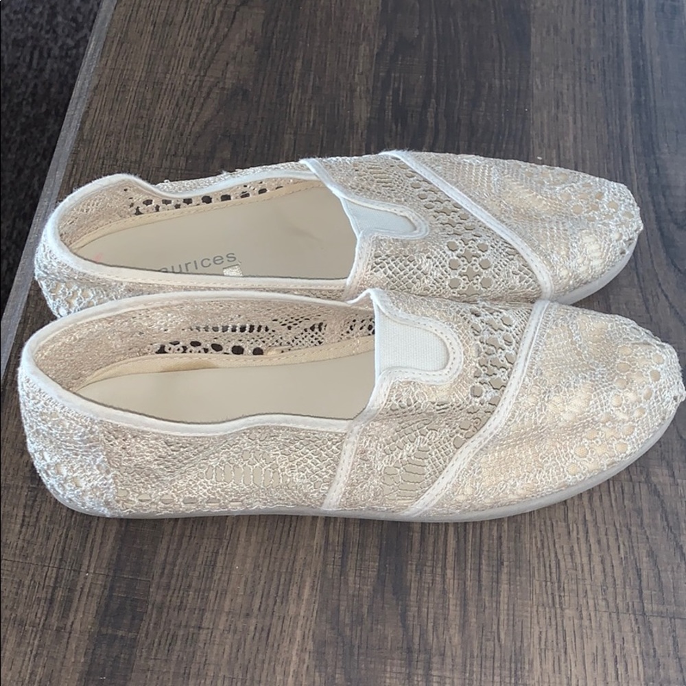 Women’s casual shoes